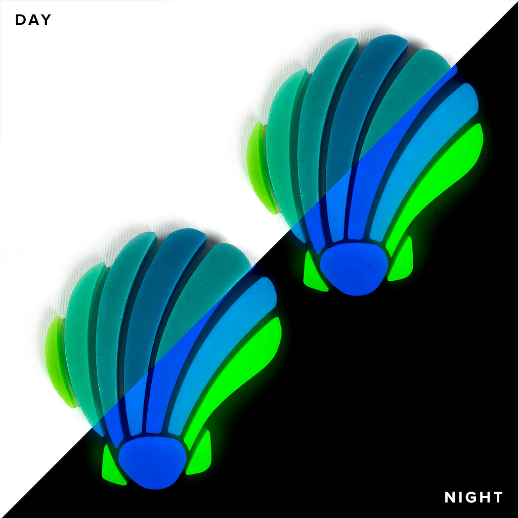 Curved Scallop Shell Glow in the Dark Mosaic
